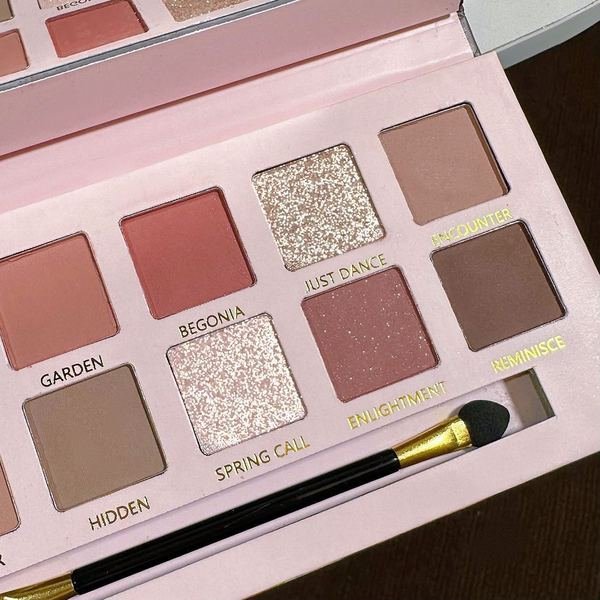 Capel 18-Color Desert Rose Eyeshadow Palette – Glitter & Matte Shades - Image 2